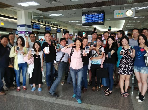 台灣青年15日中午於松山機場搭機前往廈門海滄自貿區。
