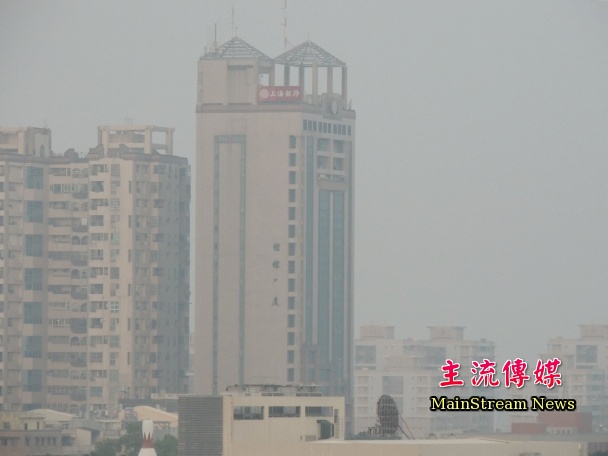 台南市空氣品質惡化，這種情況仍舊會持續1到2天左右。(記者蔡宗憲攝)