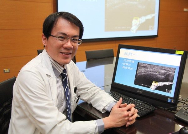 成大醫院復健部主治醫師郭耀鴻說，超音波準確度取決於操作者的經驗。