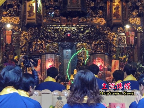 台灣首廟天壇舉行點亮台灣儀式，祈求台南平安。(記者蔡宗憲攝)
