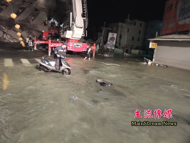 台南大地震造成多處管線設備受損，約40萬戶停水。(記者蔡宗憲攝)