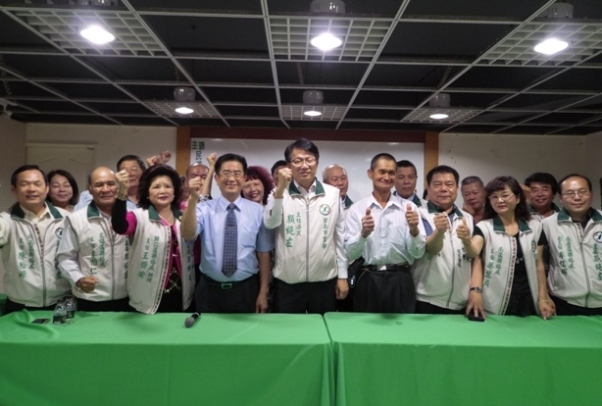 台南市黨部主委同額競選，現任主委顏純左已確定連任。