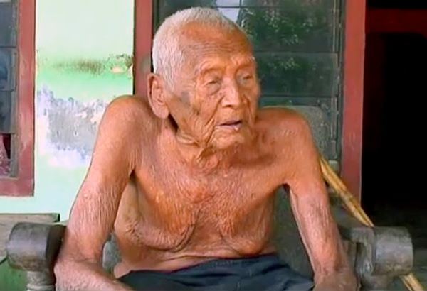 145歲的馬巴戈多說長壽的秘訣就是「耐心」。圖擷取自英國《鏡報》