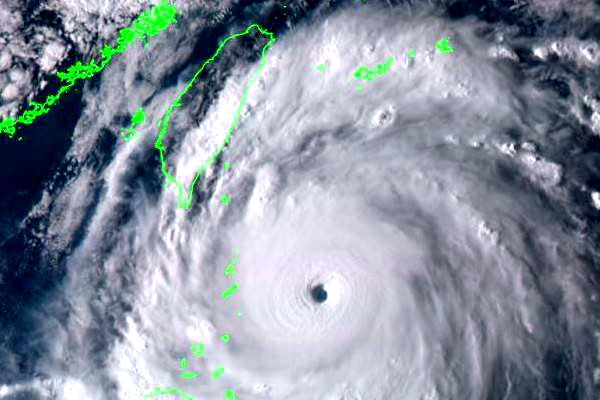莫蘭蒂颱風13日下午3時50分動態。向日葵8號衛星圖。