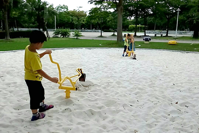 台南水萍塭公園 兒童遊樂區 啟用小朋友玩沙好去處 主流傳媒