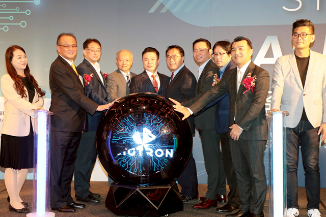 台灣首座B200伺服器AI工廠，SiGTRON AI簽約啟動儀式。