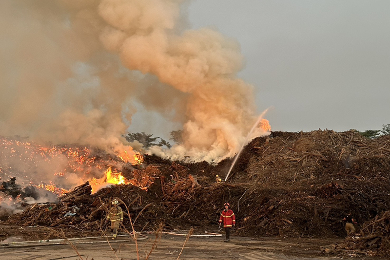 台南後壁區烏樹林21日晚間發生火警。