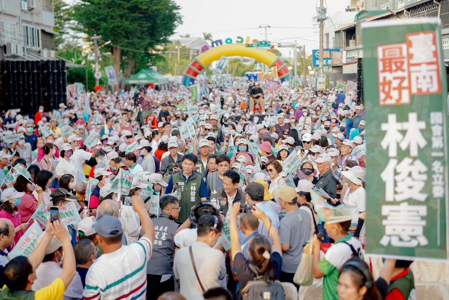 林俊憲直攻陳亭妃本命區聲勢扶搖直上