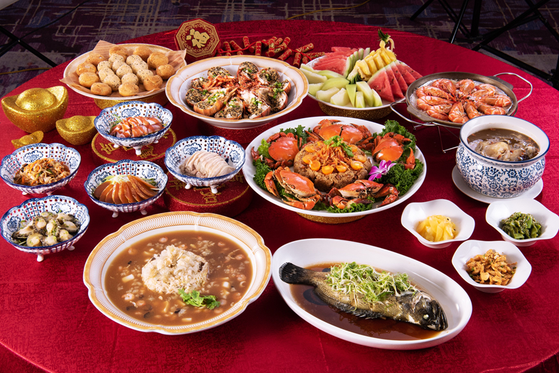福爾摩沙遊艇酒店推出年菜料理,外帶年菜還把國宴菜餚融會其中。