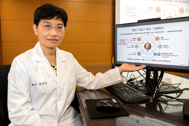 成大醫院高齡醫學部醫師李欣玲指出,高齡醫學是協助長者在疾病或急性事件後及早復能,避免進入失能依賴的惡性循環。