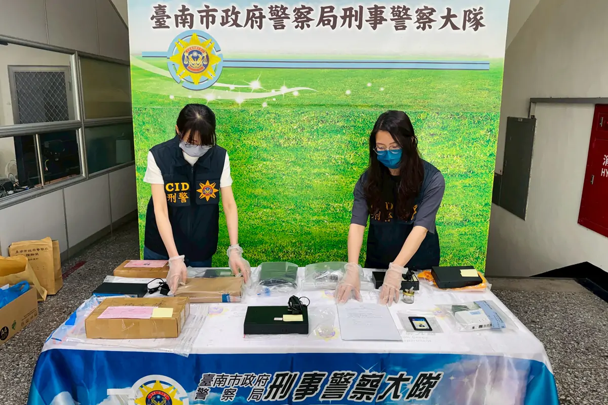 台南市刑警大隊查獲濫用 IP-PBX網路電話交換機詐騙設備。
