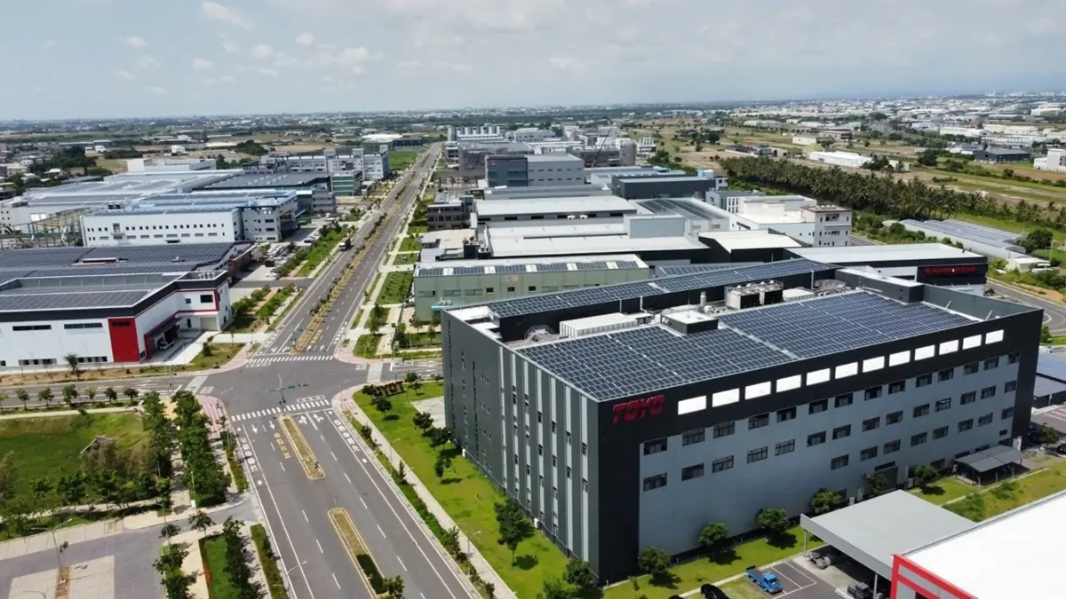 台南縣市合併後首座自行開發的新吉工業區，核准入區的廠商已約9成投入營運。