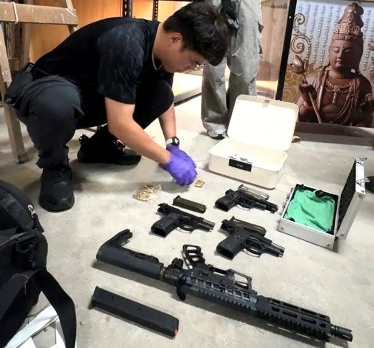 台南警方掃蕩幫派據點，查扣大量槍彈。