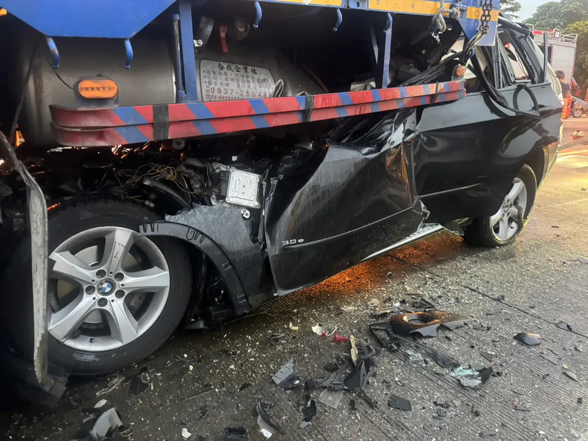 國3新化休息站21日清晨發生重大死亡車禍。