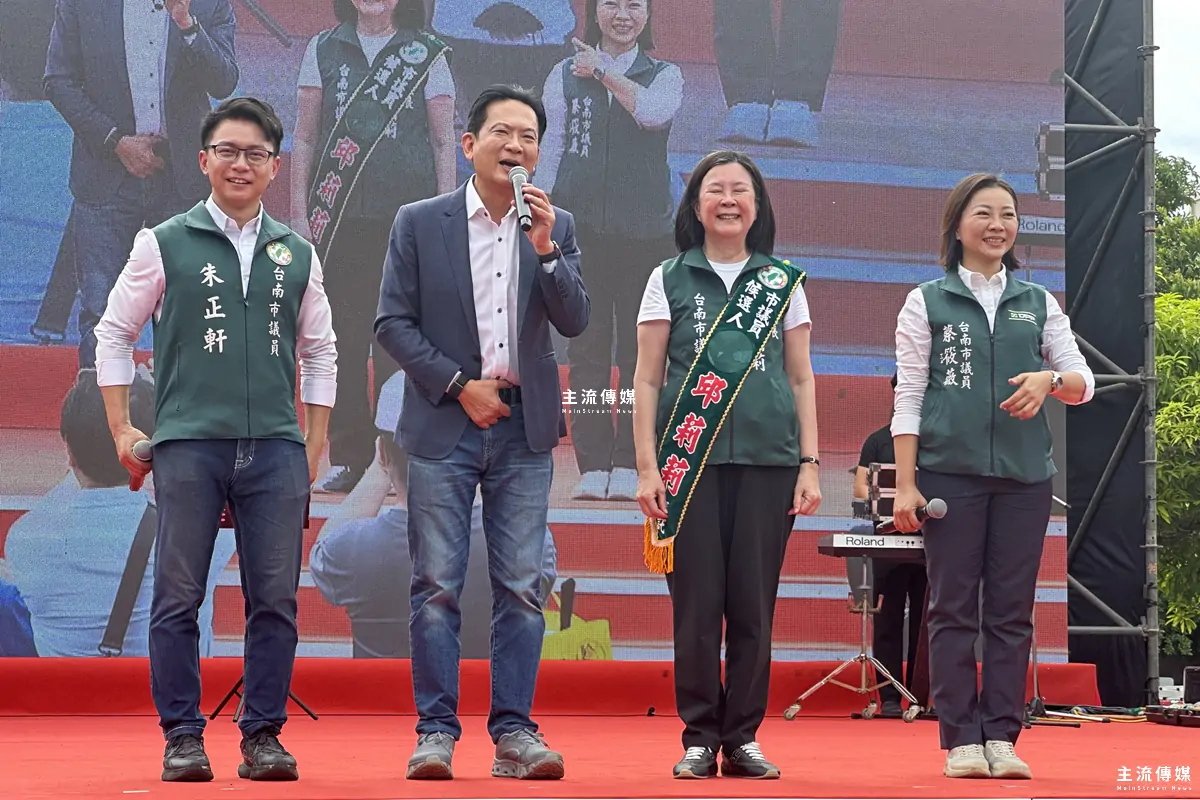 邱莉莉成立競選總部，林俊憲壓軸站台。(記者吳敏慈攝)